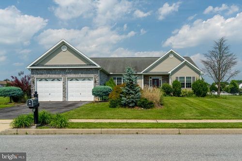 546 W Reeser St, LEESPORT, PA, 19533-9533 | Card Image