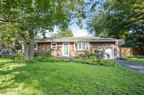 135 Larch Dr, Toms River, NJ, 08753-1784 | Card Image