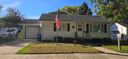 804 2nd Street, Charles City, IA, 50616 | Card Image