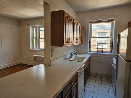 30 Shipherd Ave, Lynbrook, NY, 11563-3601 | Card Image