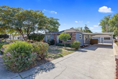 1011 N Willis Street, House other with 3 bedrooms, 2 bathrooms and null parking in Visalia CA | Image 3