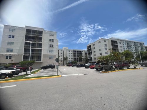 2e-2821 N Miami Beach Blvd, North Miami Beach, FL, 33162 | Card Image