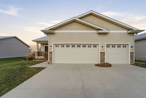 5660 Prairie Grass Dr, Johnston, IA, 50131-2512 | Card Image