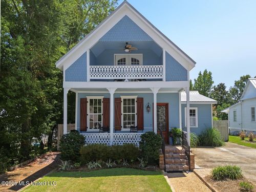 910 Calhoun Ave, Ocean Springs, MS, 39564-4602 | Card Image