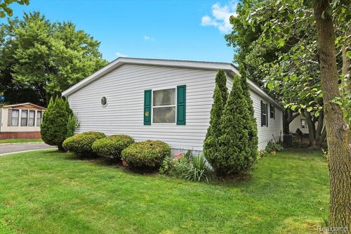 lot-76-351 N Squirrel Rd, Auburn Hills, MI, 48326-4043 | Card Image