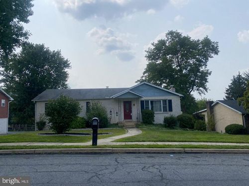 205 New Castle Dr, Shillington, PA, 19607-2828 | Card Image