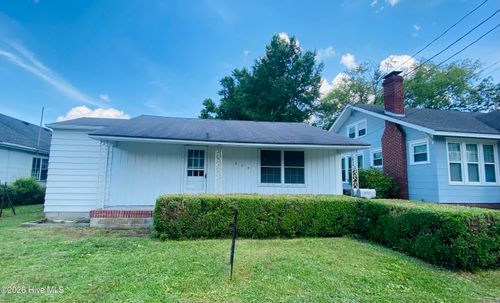 804 Maple St, Elizabeth City, NC, 27909-4247 | Card Image