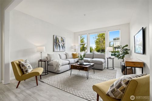 1424-22527 Se 38th Ter, Issaquah, WA, 98029-5201 | Card Image