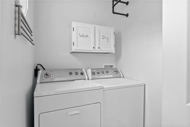 206 Mountain Dr, Townhouse with 3 bedrooms, 3 bathrooms and 2 parking in Carnegie PA | Image 13