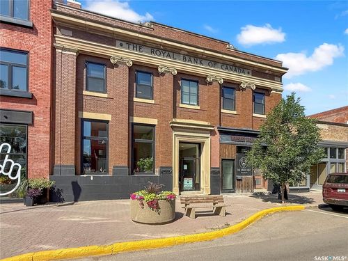 42 Central Ave N, Swift Current, SK, S9H0K7 | Card Image