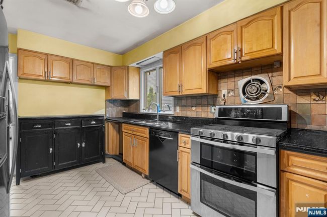 8 Hampton Rd, House other with 3 bedrooms, 2 bathrooms and null parking in Clifton NJ | Image 8