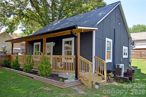 20-120 7th St, Marion, NC, 28752-4861 | Card Image