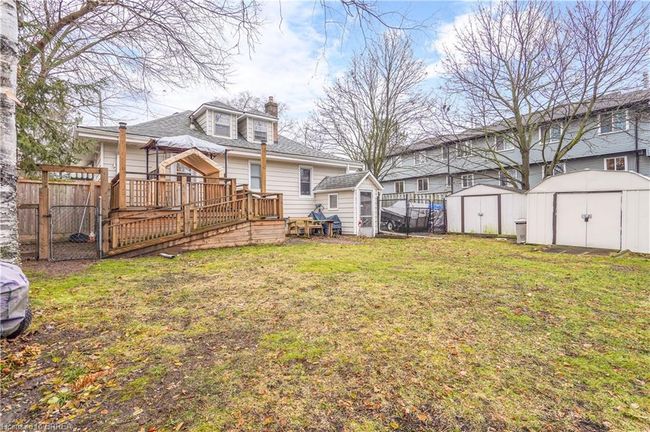 226 Charing Cross St, House other with 3 bedrooms, 1 bathrooms and 5 parking in Brantford ON | Image 32