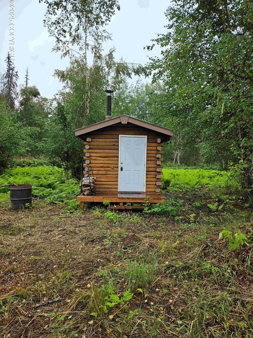 11000 E Jewel Hillstrom Rd, Trapper Creek, AK, 99683 | Card Image