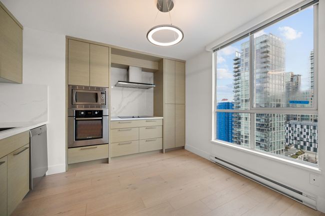 2201 - 1500 Howe Street, Condo with 2 bedrooms, 2 bathrooms and 2 parking in Vancouver BC | Image 7