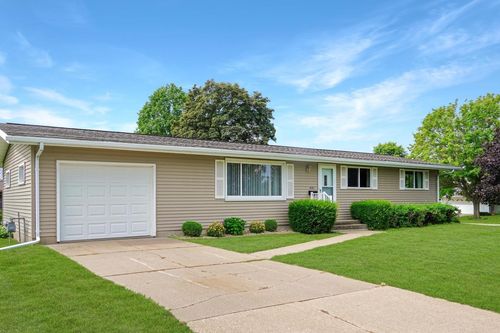 401 Sherry Ln, Viroqua, WI, 54665-1262 | Card Image