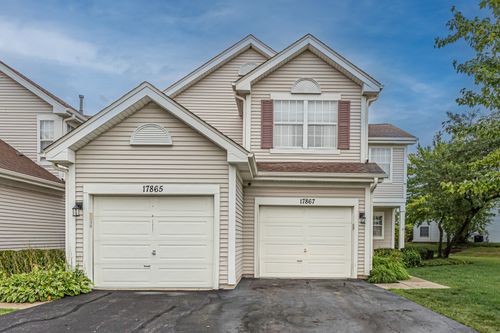 17867 W Braewick Rd, Gurnee, IL, 60031-5210 | Card Image