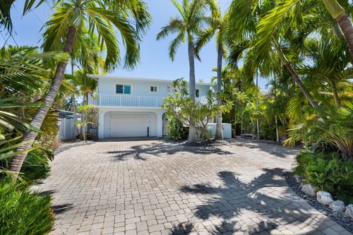 155 Plantation Ave, Tavernier, FL, 33070-2232 | Card Image