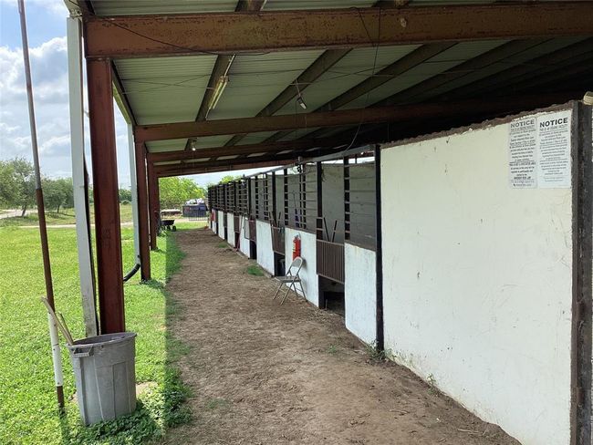 stalls | Image 12