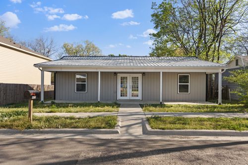 805 S 4th St, Bonham, TX, 75418-4606 | Card Image