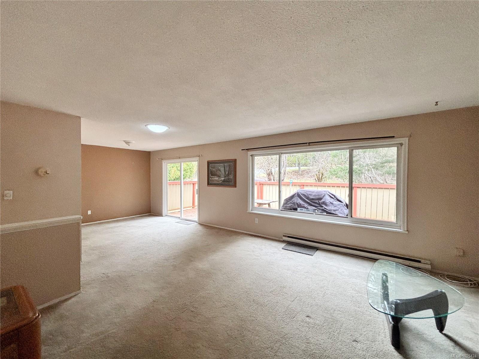 Residential in Gold River 5