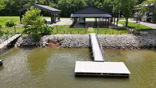 1434 S River Front Dr, Clifton, TN, 38425-3015 | Card Image