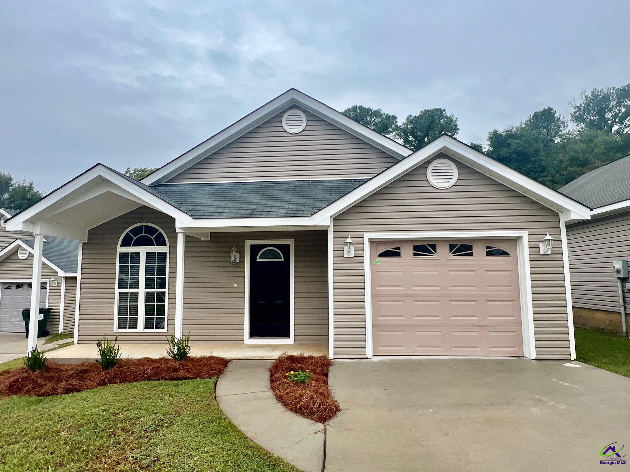 Linda Kay Ct, Warner Robins, GA 31088