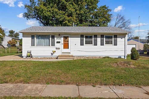 920 W 8th Ave, Marion, IA, 52302-3005 | Card Image