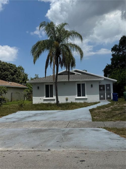 19131 Nw 33rd Ct, Miami Gardens, FL, 33056-7402 | Card Image