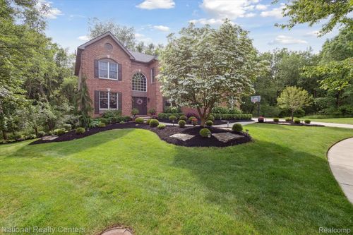 47769 Aberdeen Dr, Novi, MI, 48374-3690 | Card Image