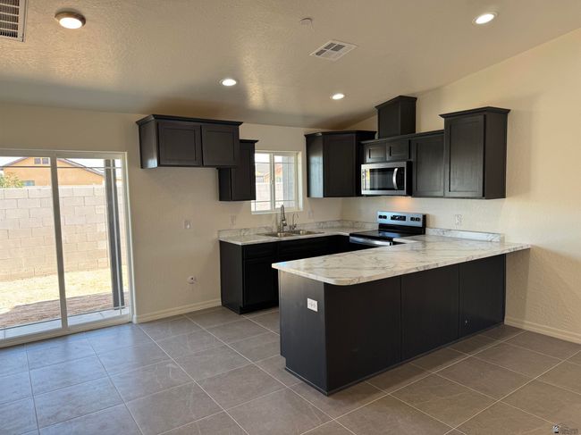 3760 E Santa Palmira St, Home with 3 bedrooms, 2 bathrooms and 2 parking in San Luis AZ | Image 5