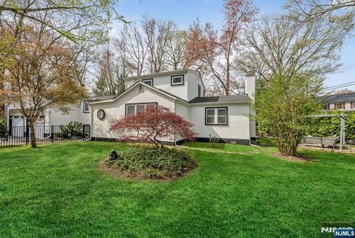 80 Harrington Ave, Closter, NJ, 07624-1108 | Card Image