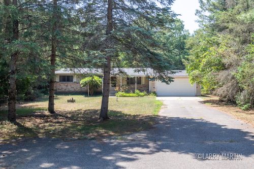 19843 Almy Rd, Howard City, MI, 49329-9768 | Card Image