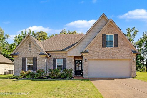 2247 Bella Ln, Southaven, MS, 38672-1027 | Card Image