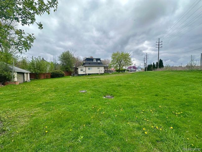 1 1 St St, House other with 3 bedrooms, 1 bathrooms and null parking in Yale MI | Image 31