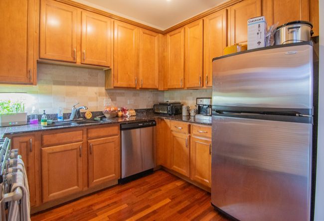 UNIT-304 - 2951 Clybourn Ave, Condo with 2 bedrooms, 1 bathrooms and 1 parking in CHICAGO IL | Image 7