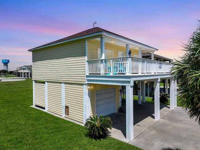 933 Westview, House other with 2 bedrooms, 2 bathrooms and 1 parking in Crystal Beach TX | Image 6