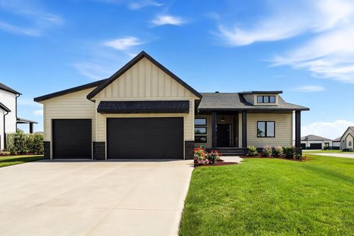 4270 Bristlecone Loop S, Fargo, ND, 58104-8576 | Card Image