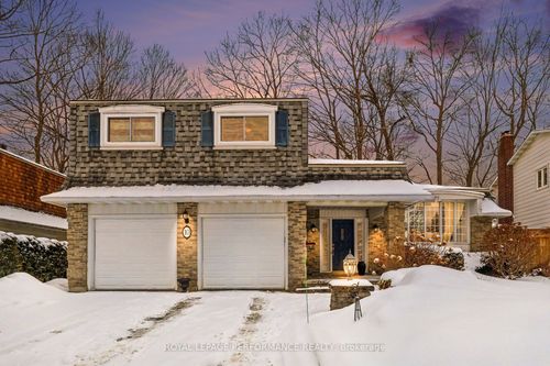 10 Oakhurst Cres, Gloucester, ON, K1B4A6 | Card Image