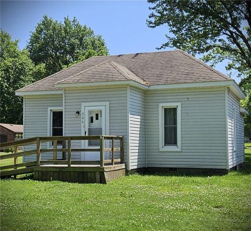 306 E Palmer St, Arma, KS, 66712-4019 | Card Image