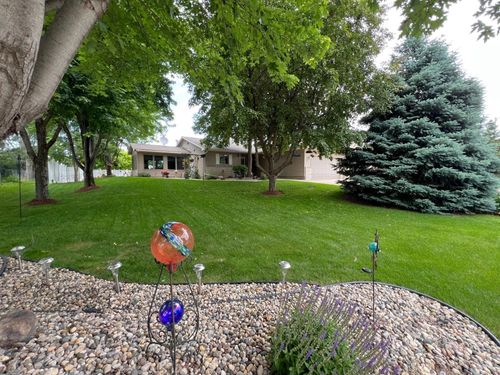 102 Mayfair Ave, New London, MN, 56273-9469 | Card Image