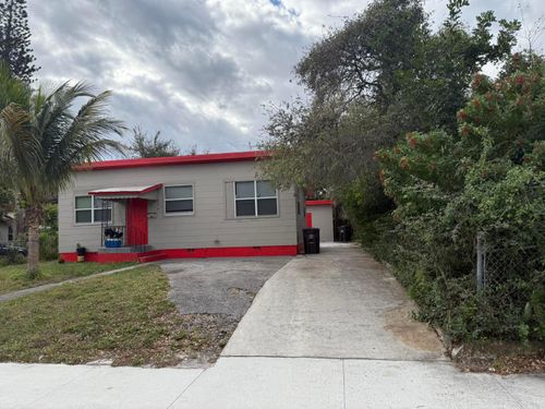 926 33 Street, West Palm Beach, FL, 33407 | Card Image