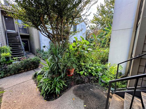 apt-298-10053 Westpark Dr, Houston, TX, 77042-5920 | Card Image