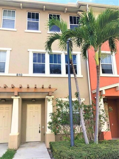 5-810 Marina Del Ray Ln, West Palm Beach, FL, 33401-8346 | Card Image