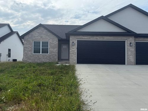 4519 Castle Pines Dr, Springfield, IL, 62711-7438 | Card Image