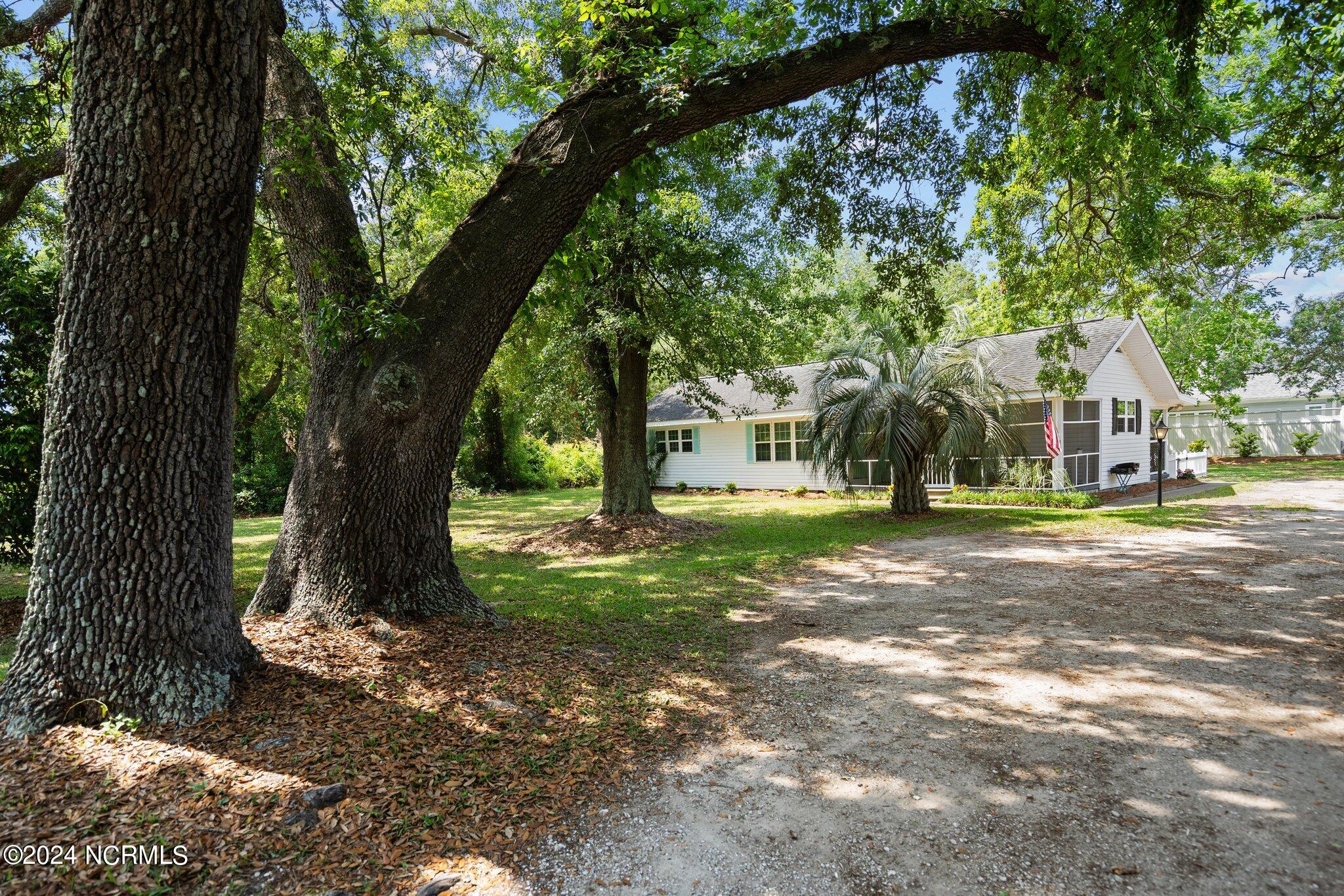Howe St, Southport, NC 28461