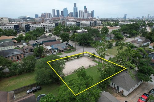 1606 Terry St, Houston, TX, 77009-8753 | Card Image