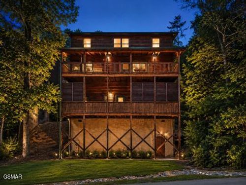 620 Chickasaw Gap Way, Pigeon Forge, TN, 37863 | Card Image