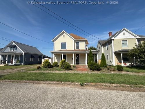 611 Dewey Ave, Saint Marys, WV, 26170-1423 | Card Image