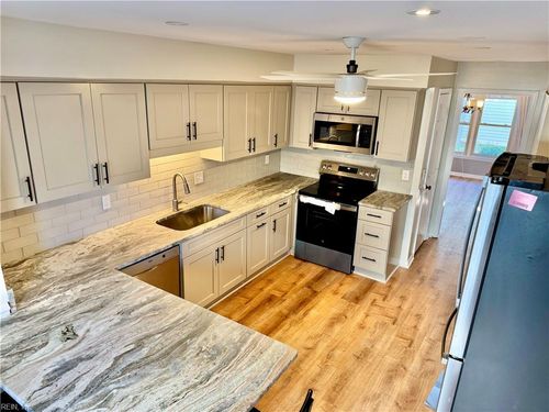 985 Penhook Ct, Virginia Beach, VA, 23464-8925 | Card Image